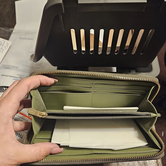 Coach Signature Accordion Zip Wallet Like New! - Picture 6 of 10